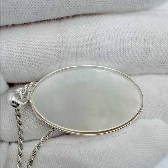 .925 Sterling Silver Oval Mother of Pearl Pendant Necklace - Picture 10 of 16